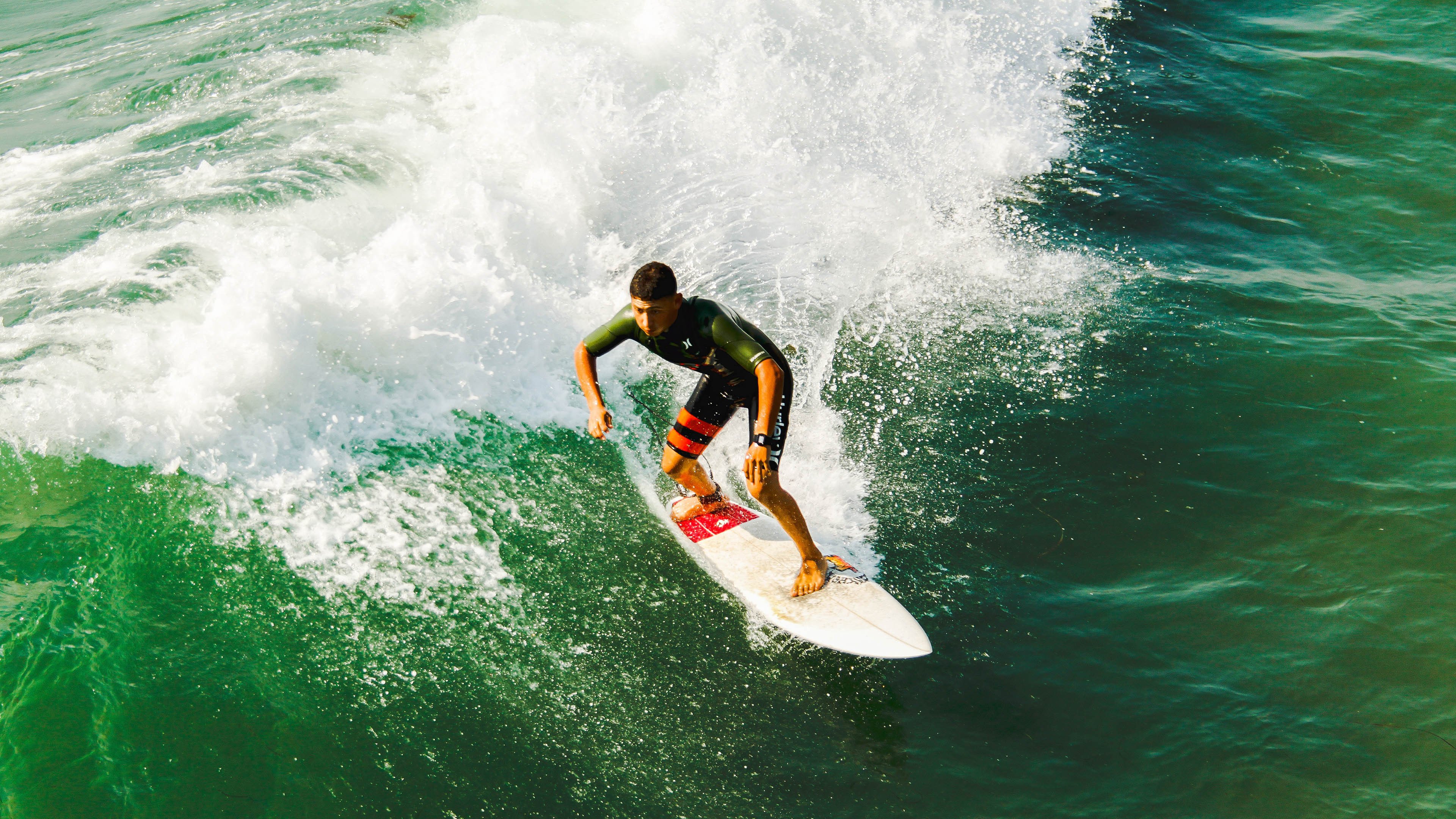 开云体育中国-紫金王朝欧冠级强度碾碎广厦，一场跨时空的竞技美学对话